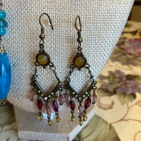 SEVEN BEAUTIFUL PAIRS OF PIERCED EARRINGS - Picture 3 of 13